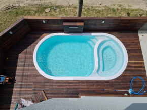 Siri Mariscal. Casa com Piscina
